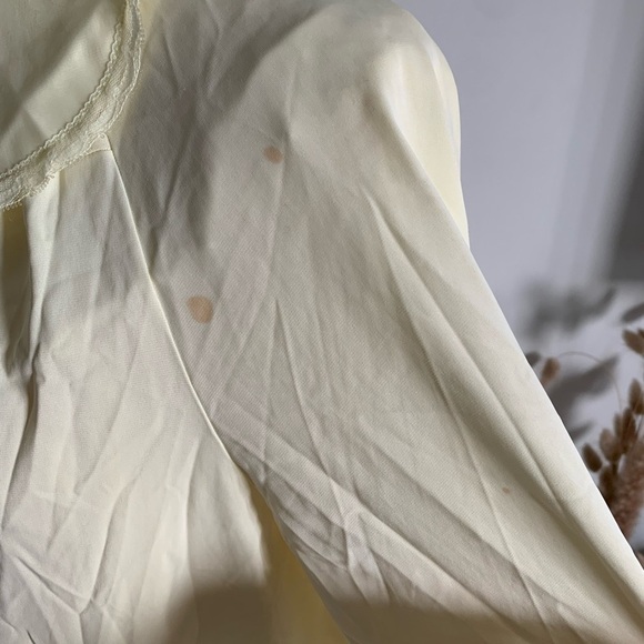 Shadowline pale yellow Nightgown set - Picture 7 of 15